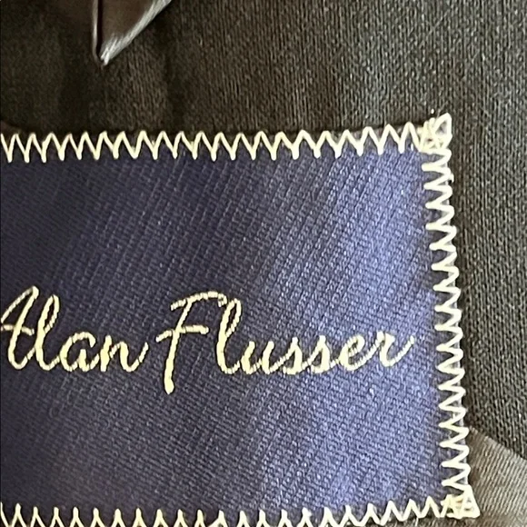 Classic Navy Men's Blazer - Picture 7 of 10